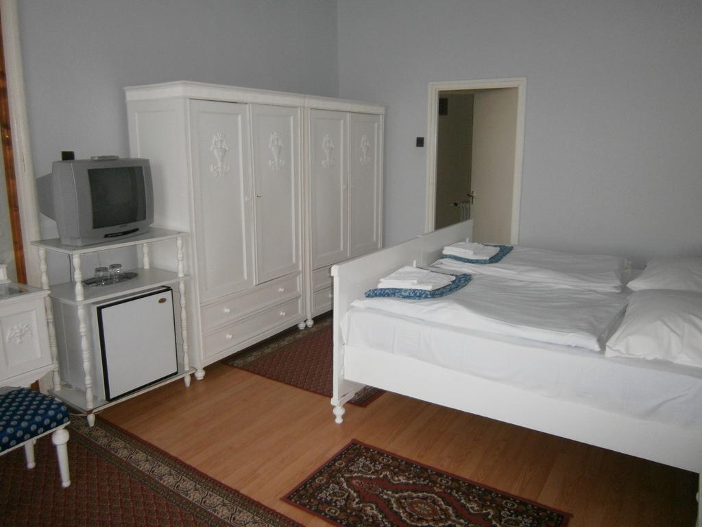 Kastelyfogado Sitke Hotel Bilik gambar